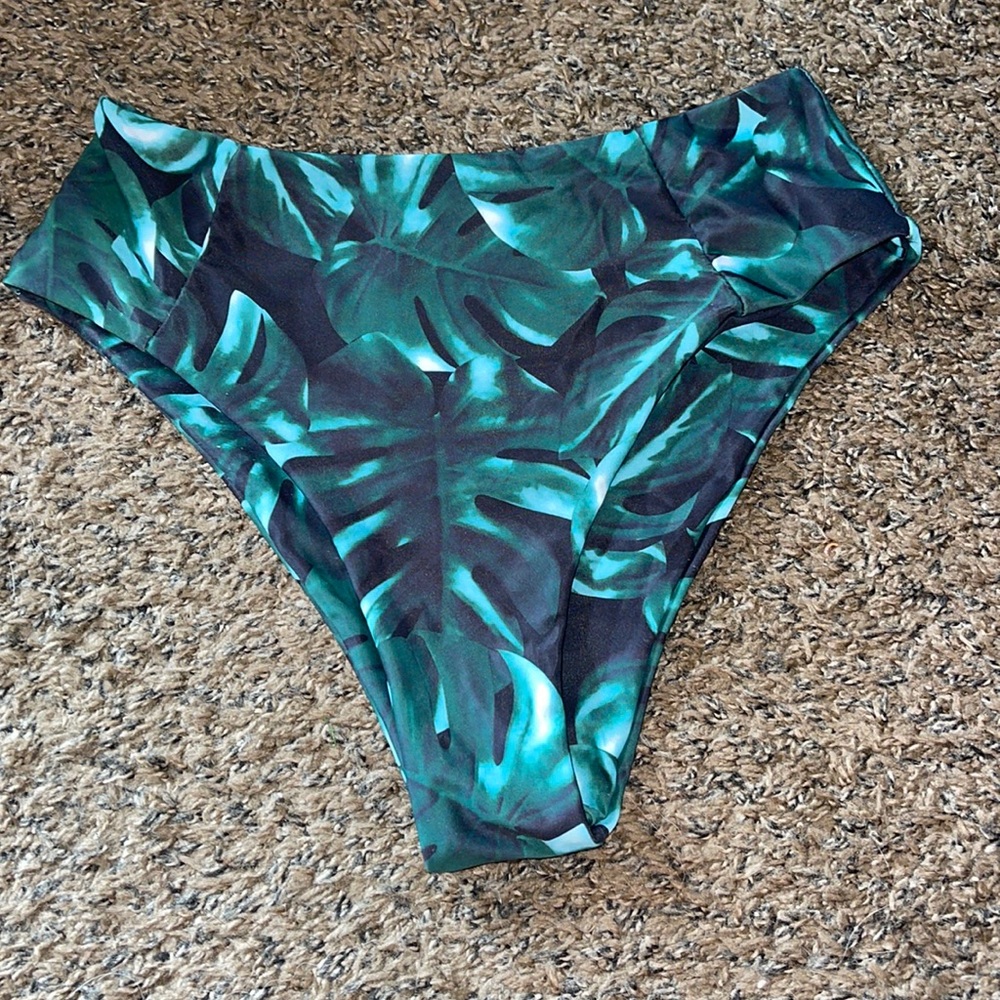 Amazon, Size S, Black & Green